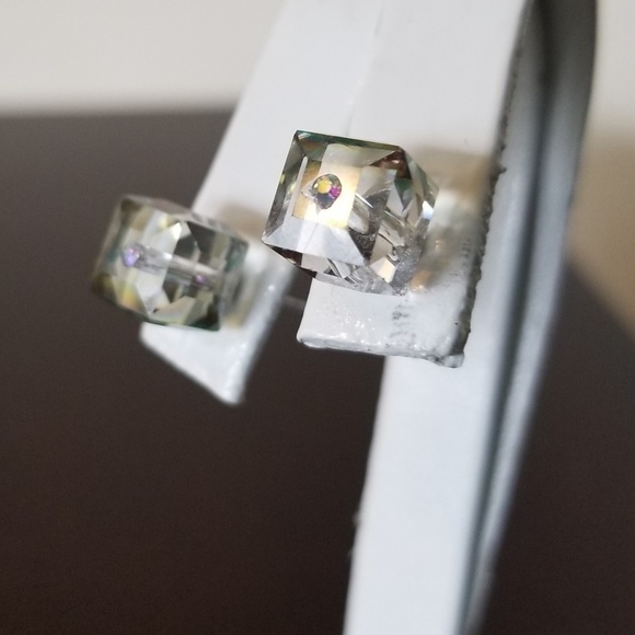 EARRINGS - Picture 4 of 4